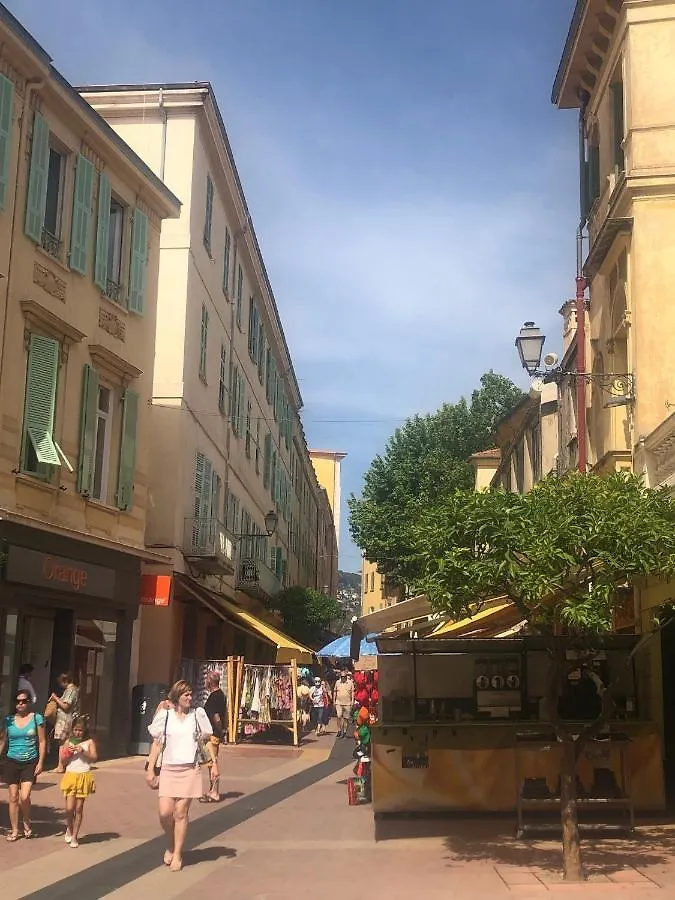 Spacieux Appartement Au Coeur Du Centre Ancien Menton